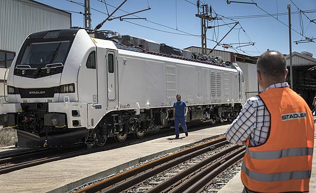 Stadler fabrica en Valencia la locomotora con más potencia de arrastre del mercado europeo