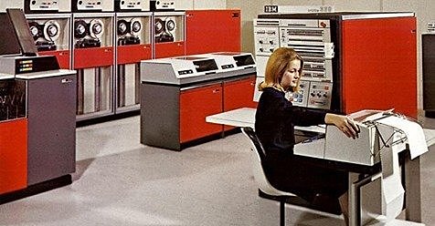 IBM crea la famosa computadora mainframe "big iron" DPD