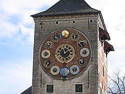 Механічний баштовий годинник