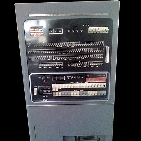 Se crea el primer blackjack en una computadora