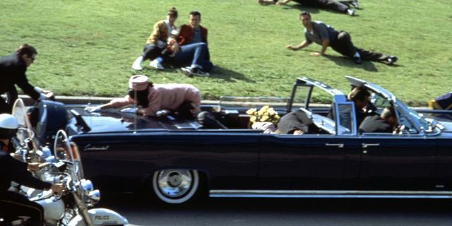 John F. Kennedy est assassiné à Dallas