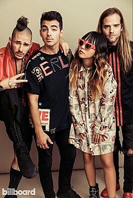 Es crea el grup DNCE