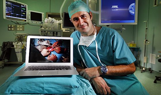 Nace el primer bebe fruto de un transplante de utero