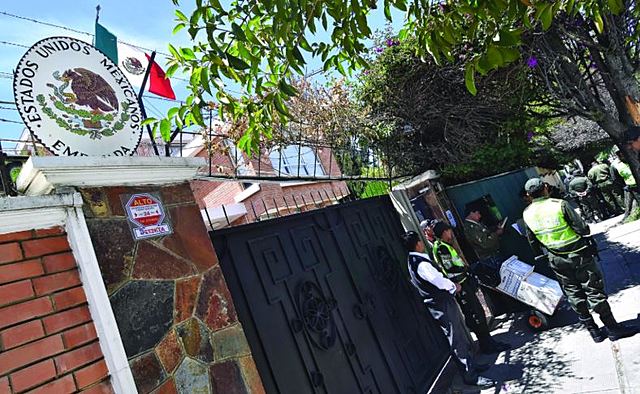 Bolivia denuncia que México “lesiona” su soberanía y éste se siente amenazado