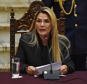 Gobierno expulsa a diplomáticos de México y España