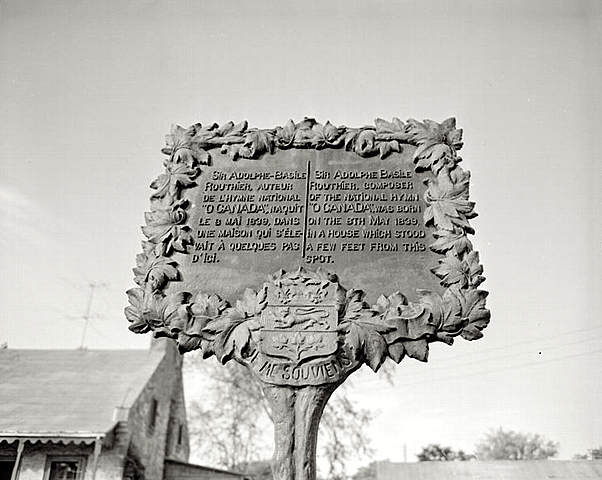 Adoption de l’hymne national