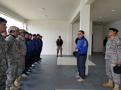López dice que se reconoce el derecho a la protesta, pero no se permitirá civiles armados