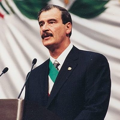 Vicente Fox pone fin a 71 años de gobierno del PRI
