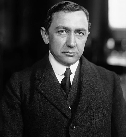 Ivy Ledbetter s'introdueix a la publicity