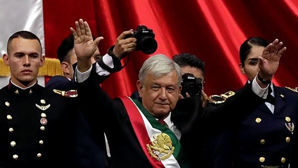 Inicia presidencia de Andrés Manuel López Obrador