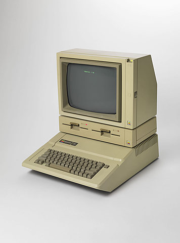 APPLE II