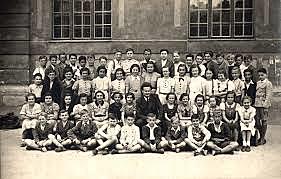 Jewish pupils are expelled from all non-Jewish German schools.
