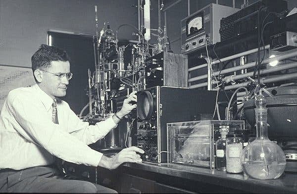 John Dombrowski Roberts Química y Física RMN