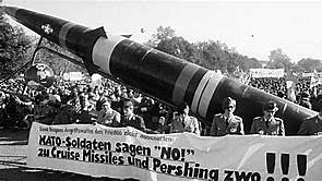 Verabschiedung des NATO-Doppelbeschluss