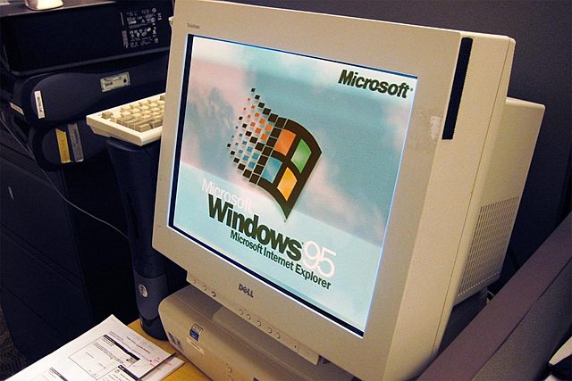 1995 Windows 95- Microsoft