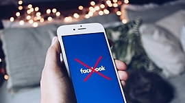 Timeline: Social Media