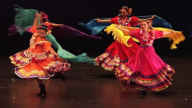 Participé en un concurso nacional de baile Folklórico.