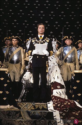 La Primera Ley en el mundo para la protección de la Información de particulares