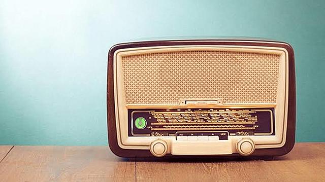 Surgen los primeros anuncios en  la radio