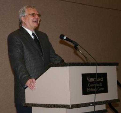 President of Colombia invites Bruce and four Motilones to attend Congress of Frontier Policies