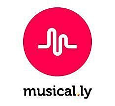 Mónica se descargó Musical.ly