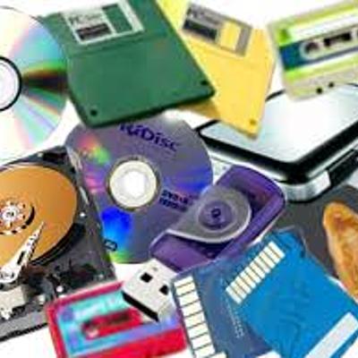 Timeline: EVOLUCION DE LOS DISPOSITIVOS DE ALMACENAMIENTO