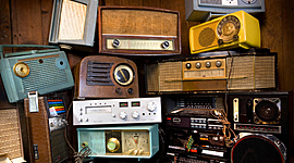 Timeline: LA EVOLUCIÓN DE LA RADIO