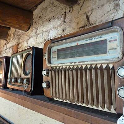 Timeline: LA EVOLUCIÓN DE LA RADIO