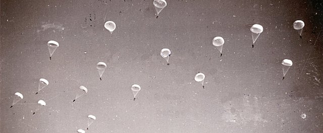 German Paratroopers land in the Netherlands