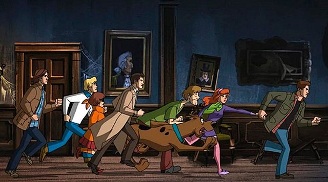 Scooby Doo y sus amigos deciden investigar la desaparicion del caballo blanco.