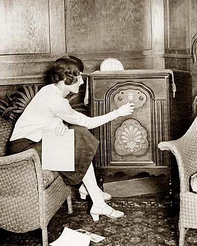 First US Radio Station