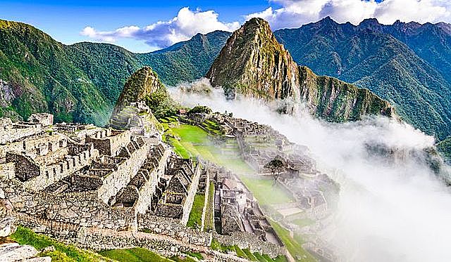 Pachacuti Inca founds Machu Picchu in the High Andes.