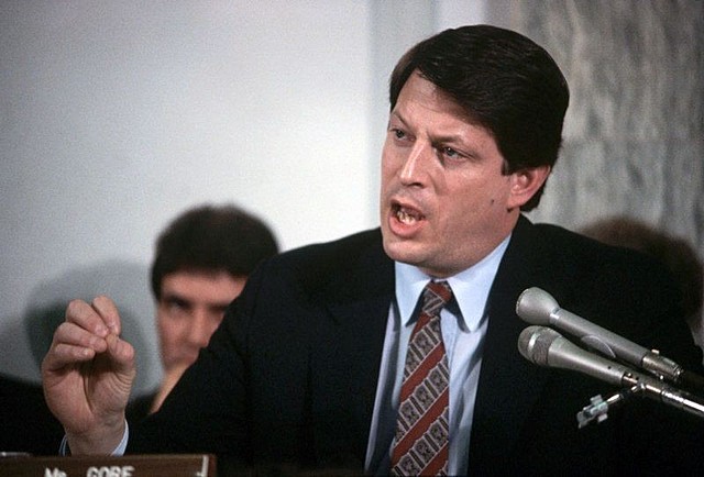 100,000 hosts: The Internet Comes From Behind