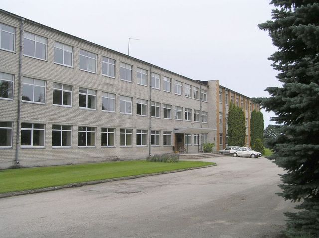 Esimene eesti keelne gümnaasium