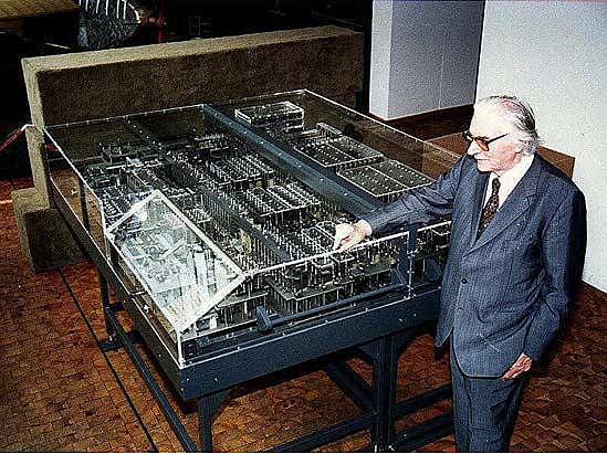 Цузе изготовил модель машины