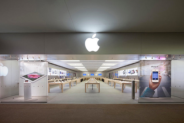 Apple opens its' first retail store!