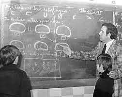 Destaca el enfoque técnico-racional para el diseño y evaluación de la enseñanza