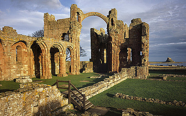 Atac víking al monestir de Lindisfarne