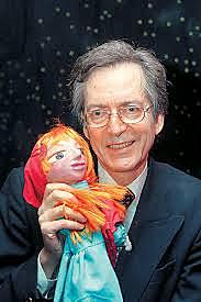 Πότε γεννήθηκε και με τι ασχολείτε