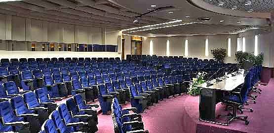 Se crea Directiva 95/46/CE.