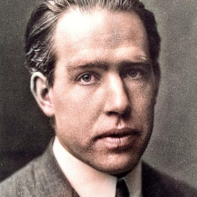 Timeline: Neils Bohr - Samuel Beck Timeline