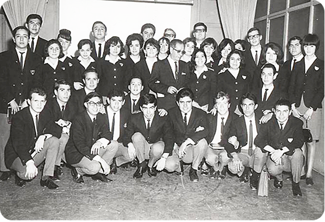 Creación de la Escuela Mexicana de Turismo.