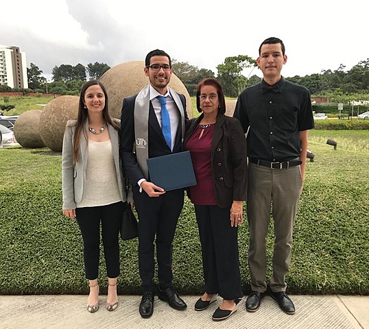 Graduación Licenciatura - Administración Aduanera