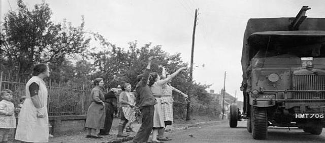 Storbritannien och Frankrike förklarar krig mot Tyskland.