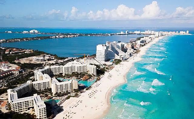Surge el primer centro integralmente planeado en México, que fue Cancún