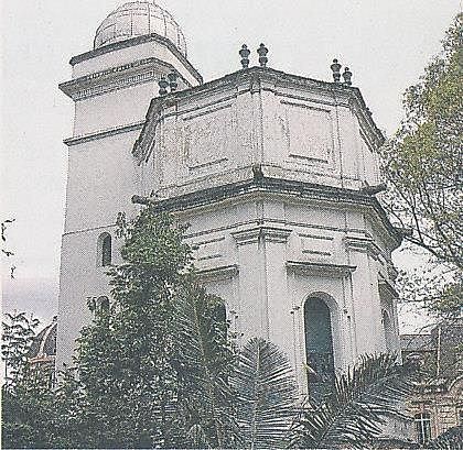 fray Domingo de Petrez dirigió los tratados del Observatorio Astronómico de Santa Fe. Fue el primer proyecto moderno de la Nueva Granada.