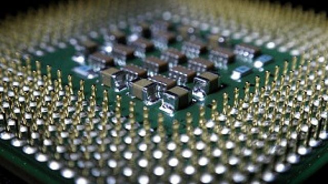 La primera estación de trabajo con una entrada interna para mouse.