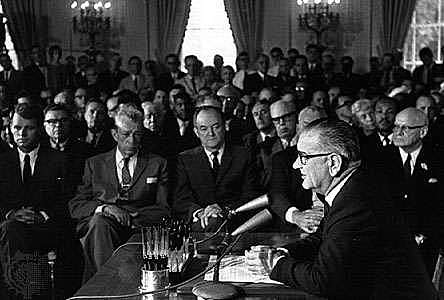Lyndon B Johnson defeats Barry Goldwater