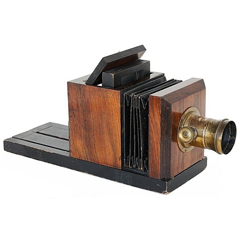 The Daguerreotype camera