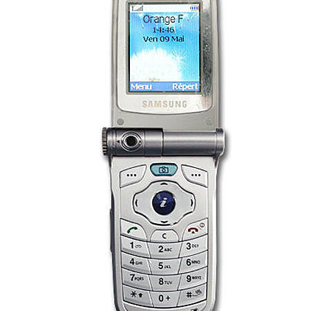 1er téléphone mobile avec un appareil de photo intégré